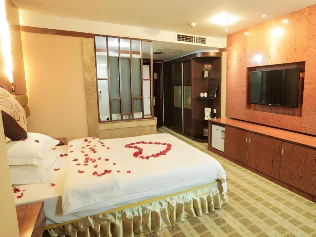 Airport Liwan Hotel Guangzhou Exteriör bild
