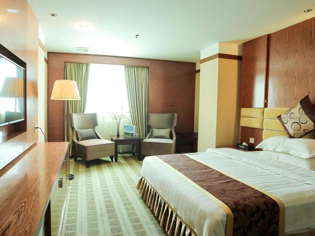 Airport Liwan Hotel Guangzhou Exteriör bild