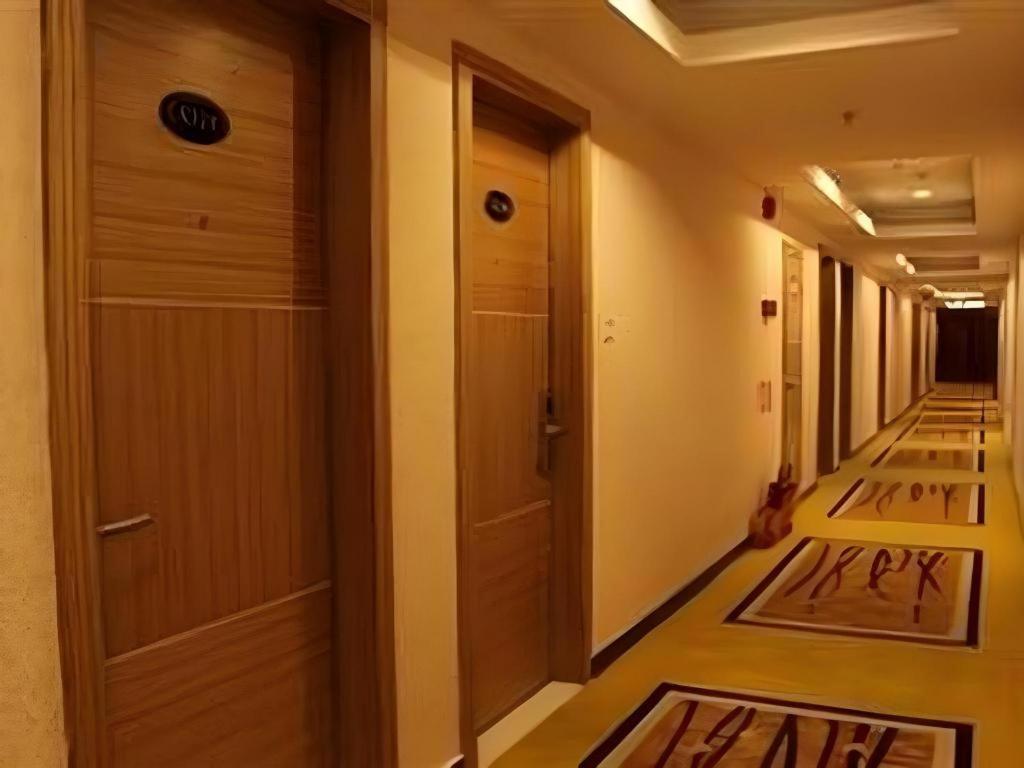 Airport Liwan Hotel Guangzhou Exteriör bild